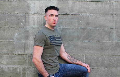 Superstud Jayce posing nude outside