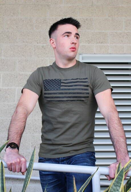 Superstud Jayce posing nude outside