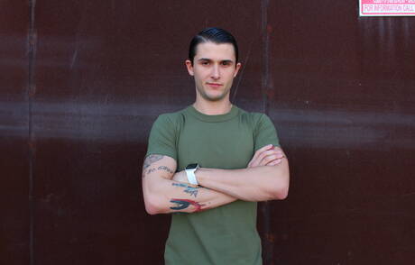 Beefy Phillip Fox get naked and showing tight ass outside