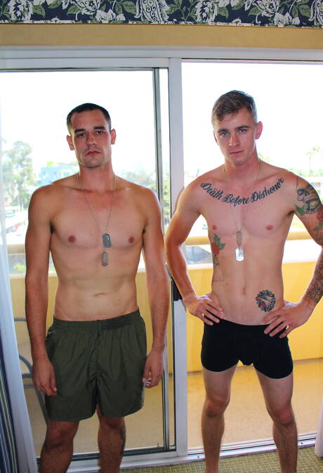 Le jeune américain Ryan Jordan et le costaud Rick Tolls ont une scène de couple torride en extérieur