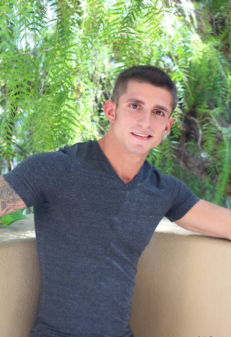 Latin bodybuilder Kevin Daniels posing naked and showing hot butt outdoor