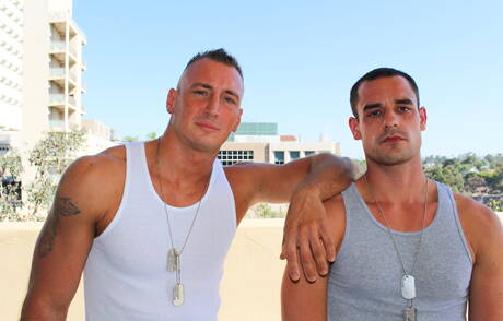 Il muscoloso Rick Tolls e il bel ragazzo americano Craig Cameron fanno l