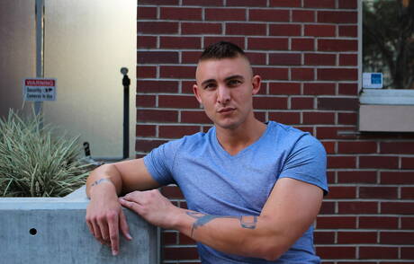 American stud Ripley Grey posing naked and showing nice ass outdoor