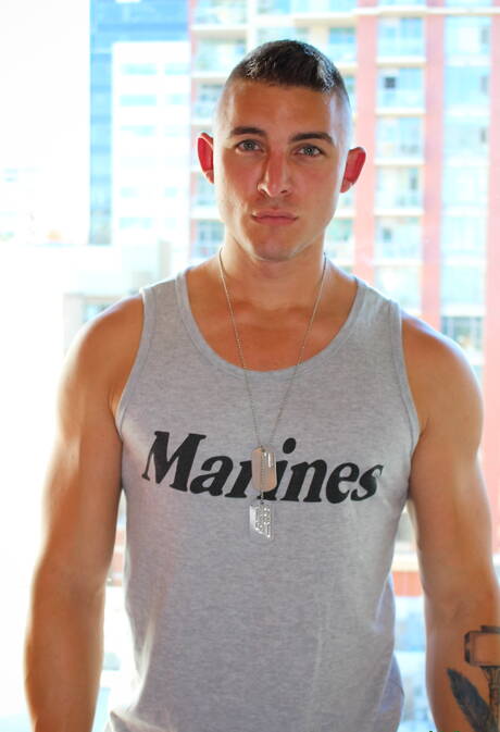 American stud Ripley Grey posing naked and showing nice ass outdoor