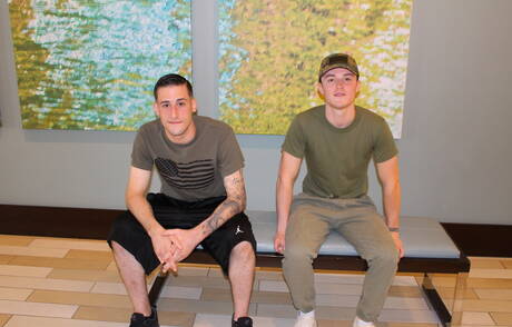 Mięśniak James Devlin i ogier Dominic uprawiają dobry seks analny na świeżym powietrzu