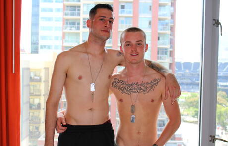 Mięśniak James Devlin i ogier Dominic uprawiają dobry seks analny na świeżym powietrzu