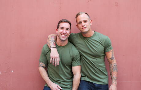 American husky guy Zack Matthews and strongman Brad Powers fuck after dick sucking outside