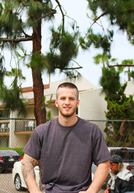 Active Duty: American beefy Quentin Gainz undressing and showing his ass outdoor