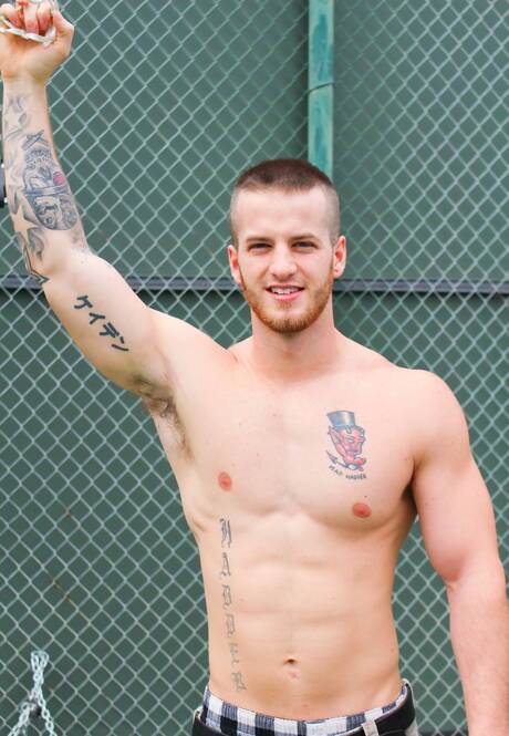 Active Duty: American beefy Quentin Gainz undressing and showing his ass outdoor