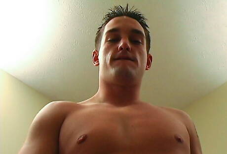 Active Duty: Hunky guy Joey wanking