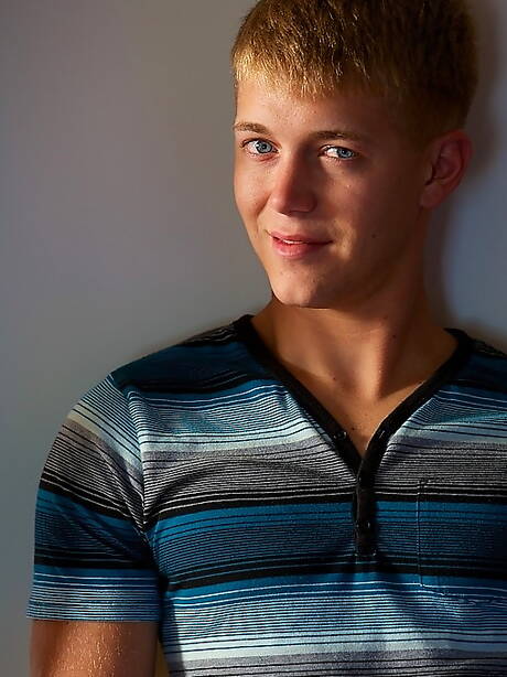 Well-built Bailey teasing his dick