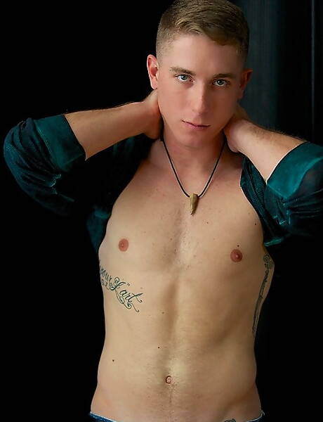 Strongman Chandler get naked and showing tight butt