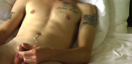 Hunky guy Jessie jack off his cock