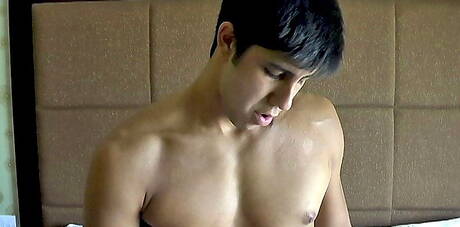 Hunk Jordan jack off his cock