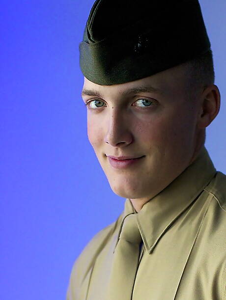 Husky Austin ma solidną budowę ciała