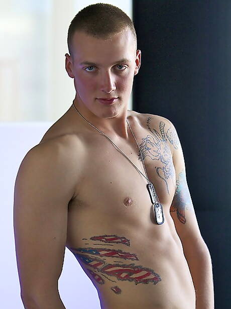 Husky Austin ma solidną budowę ciała