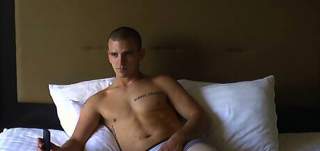 Beefy Lane masturbuje się