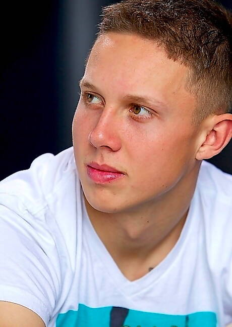 Le jeune slovaque Kieran Benning montre un beau corps