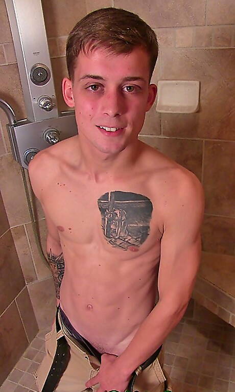 Twink Stefano playing with cock in hot shower