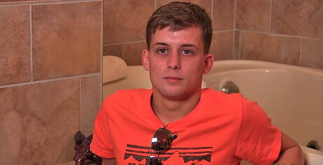 Twink Stefano playing with cock in hot shower