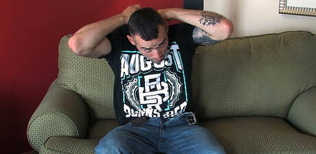 Beefy Wayne and strongman Vic have a good oral sex