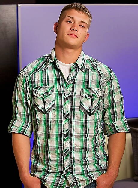 Active Duty: Tough guy Troy posing naked and showing tight ass