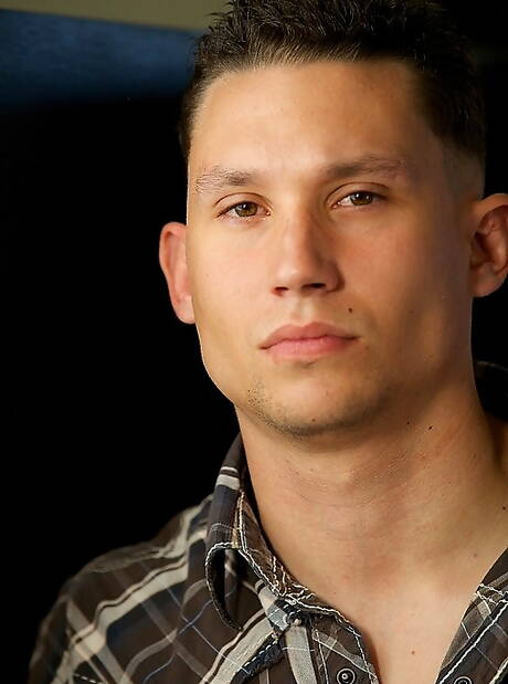 Beefcake Walker montre un corps costaud