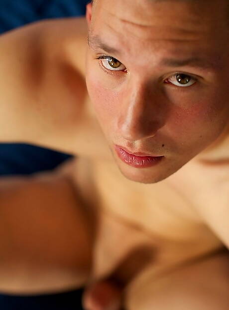 Beefcake Walker montre un corps costaud