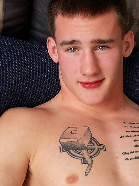 Active Duty: Beefy Axl and superstud Bric sucking and fucking each other