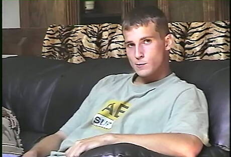 Active Duty: American young Devon Pryce and muscular Luke have a good oral sex