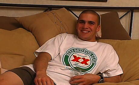 帥哥本在戲弄他的雞巴