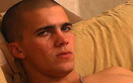 帥哥本在戲弄他的雞巴