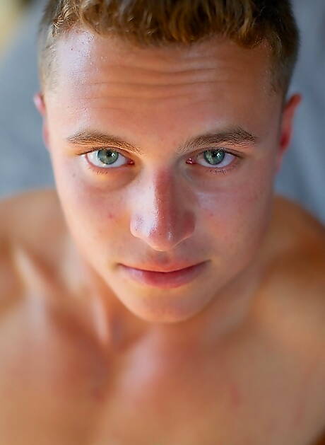 Active Duty: Strongman Ransom and muscular Sawyer in hot ass bang