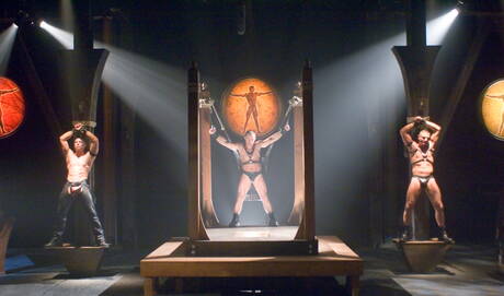 Gli amici spudorati Alex Collack, Josh Weston e Kent North fanno un caldo sesso a tre con fisting