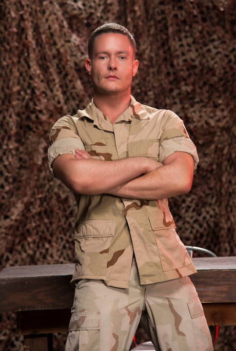 Niegrzeczni faceci Hugh Hunter, Matt Wylde i Ashley Ryder uprawiają dobry seks w trójkącie z fistingiem