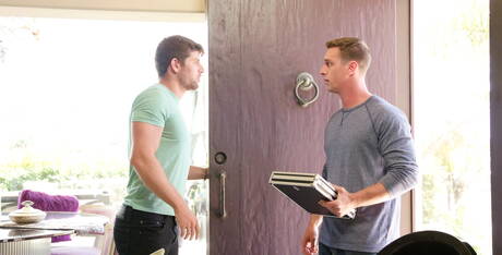 O belo americano Connor Halsted e o bonitão Ricky Ridges transaram ao ar livre