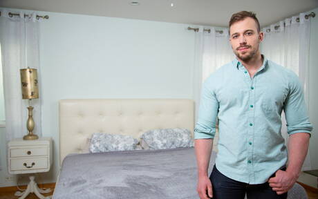 Amerikaanse pornosterren bodybuilder Blake Hunter en stoere kerel Ty Derrick boren een kont