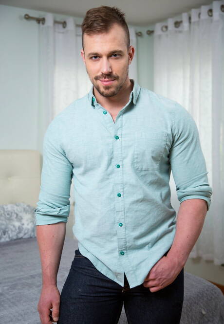 Amerikaanse pornosterren bodybuilder Blake Hunter en stoere kerel Ty Derrick boren een kont