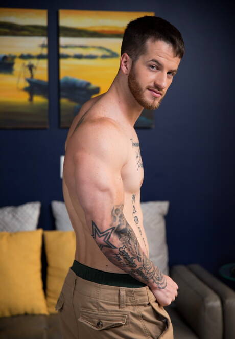 Les Américains sexy, le musclé Quentin Gainz et la loutre Donte Thick ont une bonne relation sexuelle