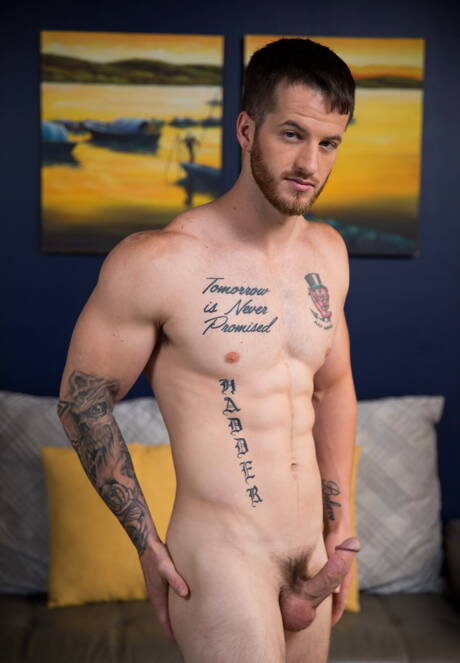 Les Américains sexy, le musclé Quentin Gainz et la loutre Donte Thick ont une bonne relation sexuelle