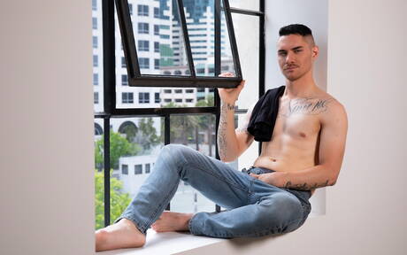 Os simpáticos rapazes americanos, Zak Bishop e o musculoso Roman Todd, se amam