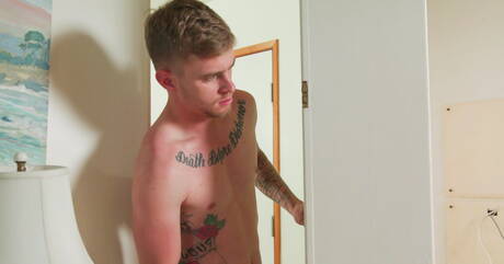 Il bel ragazzo americano Chad Piper e il giovane Ryan Jordan fanno sesso di coppia all