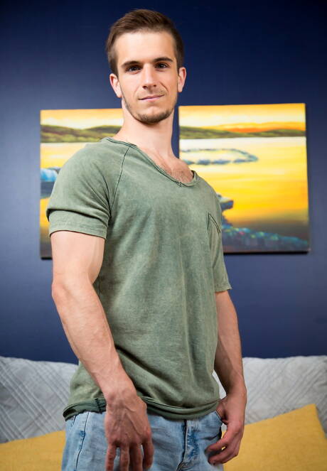 Gorący amerykańscy faceci wydra Donte Gruby i owłosiony ogier Ty Mitchell rucha się po ssaniu kutasa