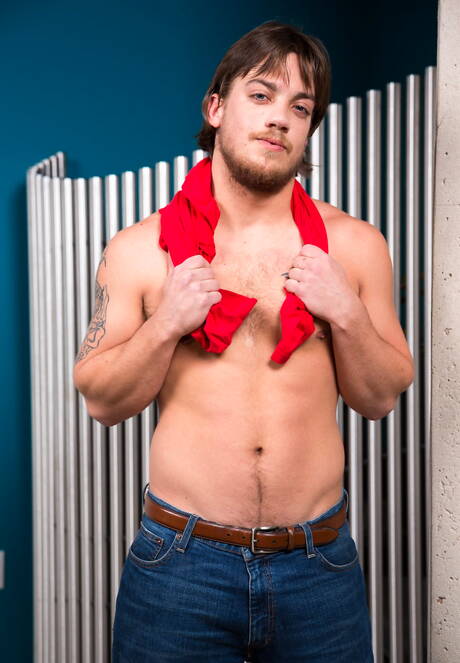 Hunk and tattooed Michael Del Ray getting fucked by young boys