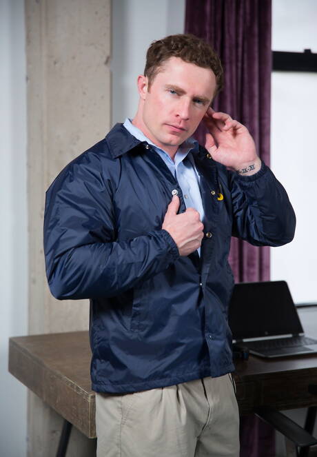 Markie More, Elye Black und Nicholas Ryder machen einen Blowjob und ficken sich gegenseitig