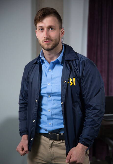 Markie More, Elye Black und Nicholas Ryder machen einen Blowjob und ficken sich gegenseitig