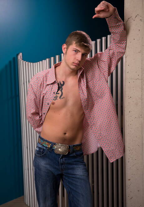 Next Door Studios: American pretty boy Miles Matthews wanking