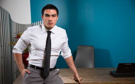 I ragazzi americani più sexy, il toro forte Blake Hunter e il toro forte Axel Kane si scopano il culo dopo aver succhiato il cazzo