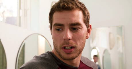 Dwóch amerykańskich facetów, umięśniony Scott Finn i superogier Carter Woods w gorącej akcji ruchania w tyłek na świeżym powietrzu