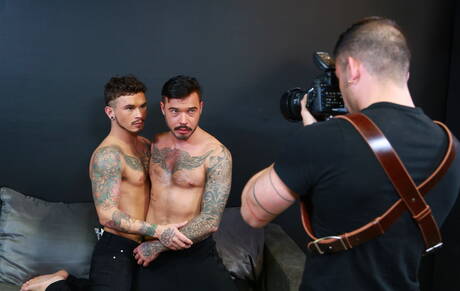 Sexy buddies Seth Knight, Cesar Rossi and Cris Knight in hot 3some anal sex